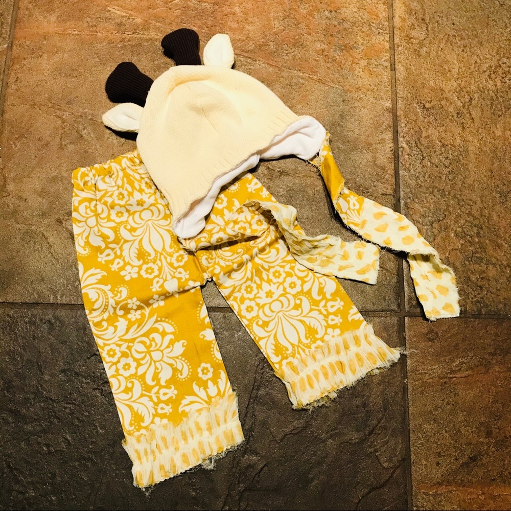 Giraffe Infant Photography hat and pant set